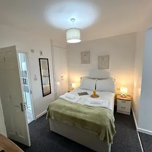  Guest house Newmarket Road And Suites By Tas