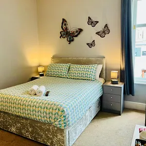 https://le-papillon-by-123-global-hotels.hotelsin-chester.com