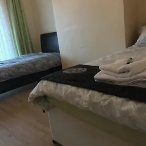  Guest house Lavin House
